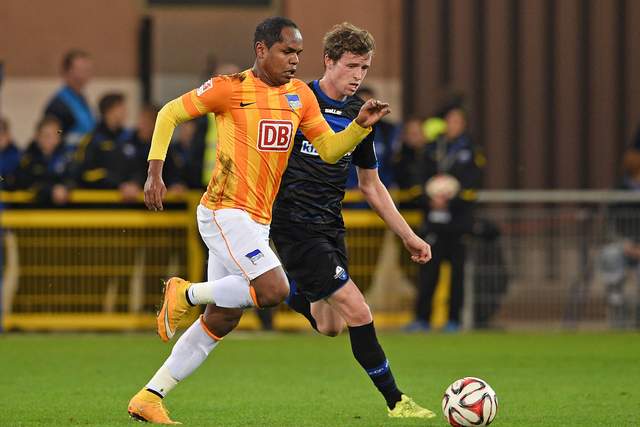 尼尔森：尽管下半场表现有所提升，但失误依然困扰我们